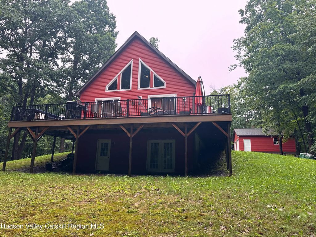 255 Old Gale Hill Road, New Lebanon
