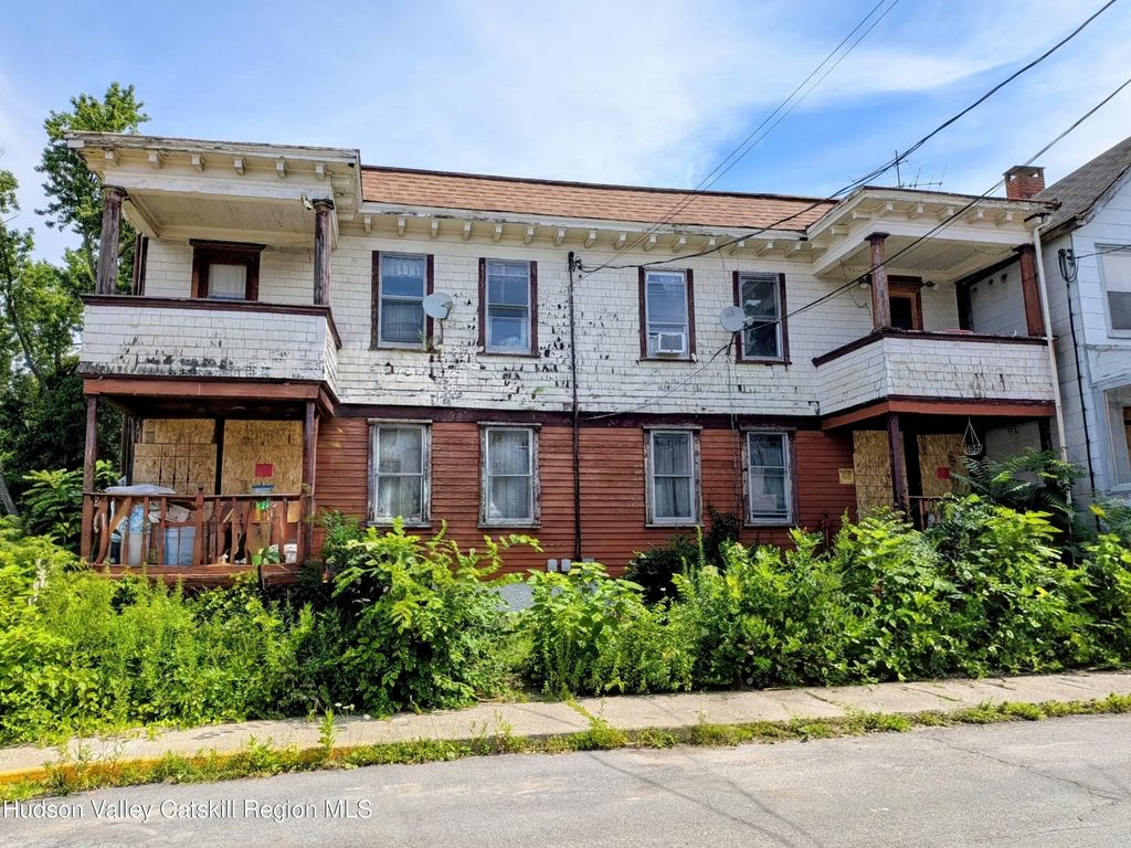 222-224 Robinson Street, Hudson