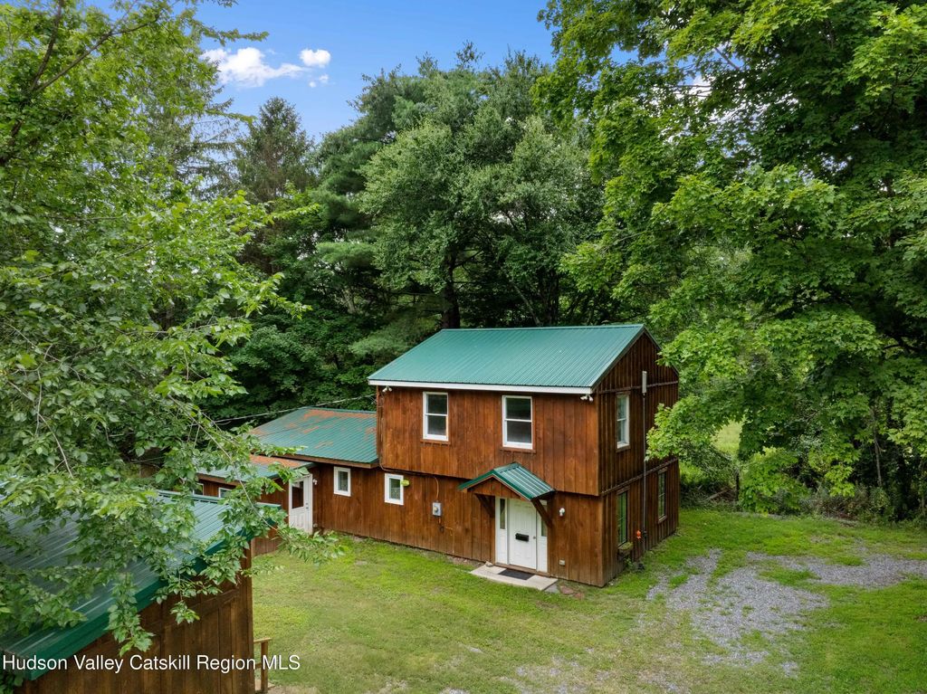 9165 New York 22, Copake