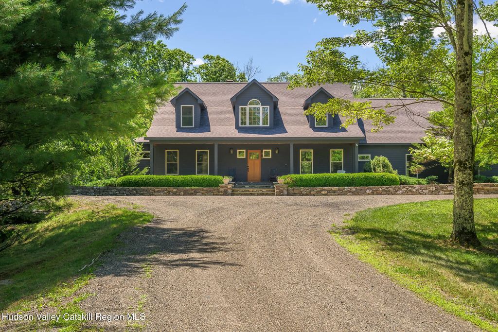 268 W Hill Road, Austerlitz
