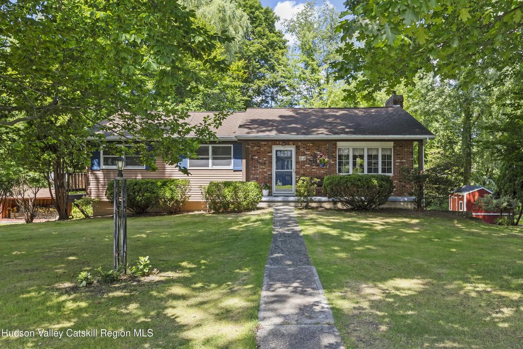 34 Birch Road, Valatie