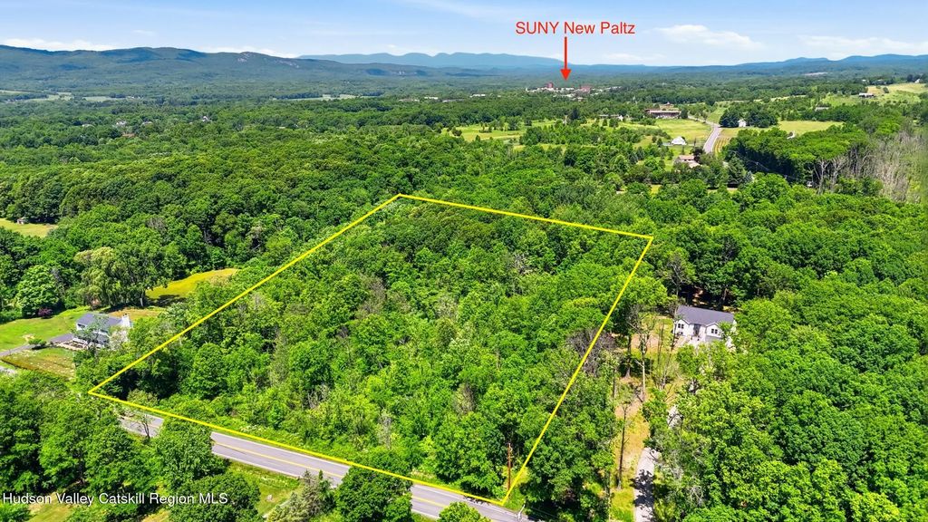 83 Jansen Road, New Paltz