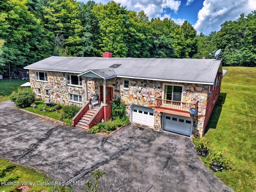 708 Mountain Avenue, Purling