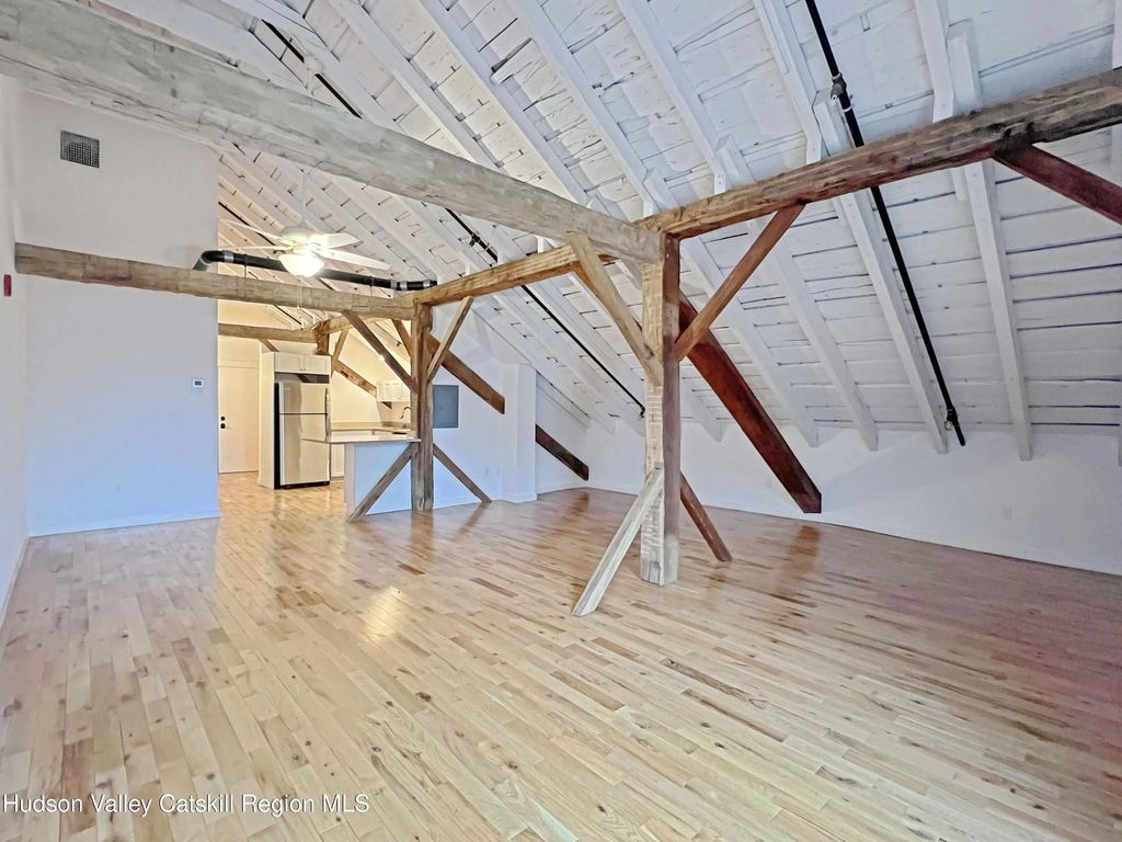 32 Anthony Street 3b, Hillsdale