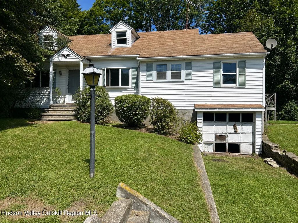 2345 New York 82, Ancram