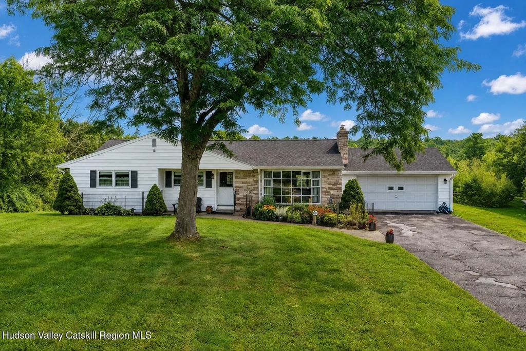 8250 State Route 32, Cairo