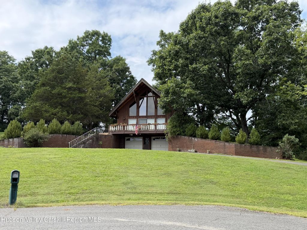 21 Coons Road, Claverack