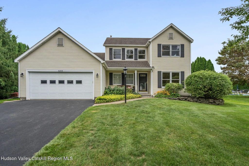 4204 Bostonian Drive, Guilderland