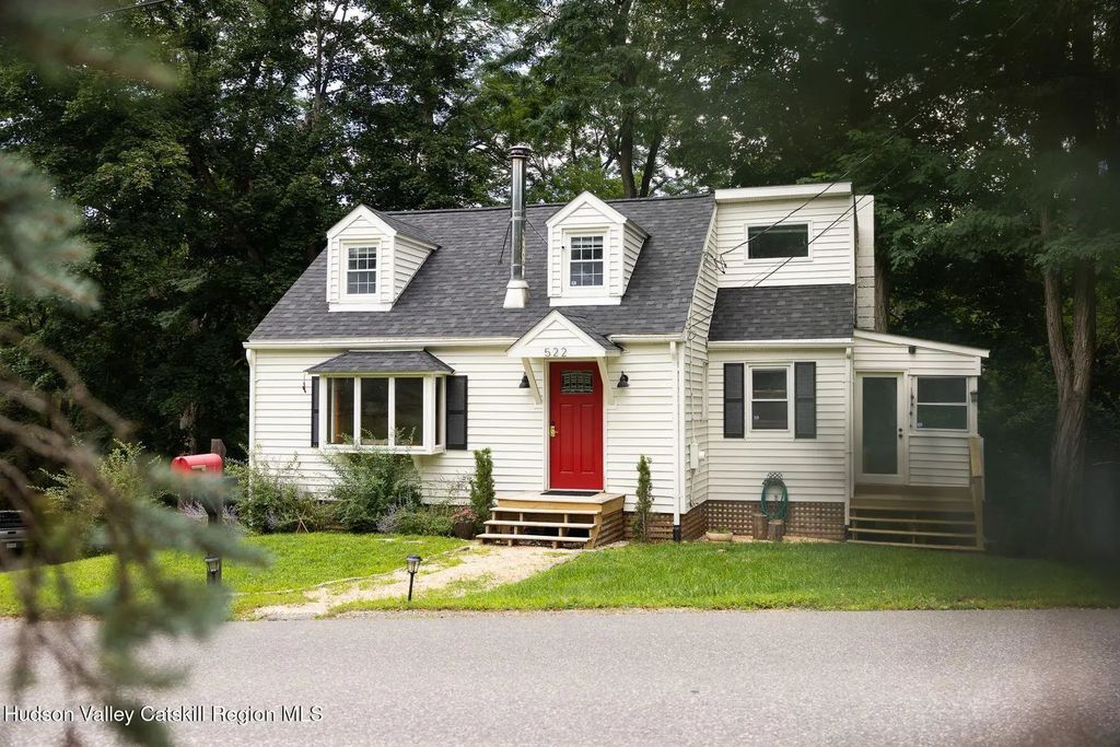 522 Roxbury Road, Hudson