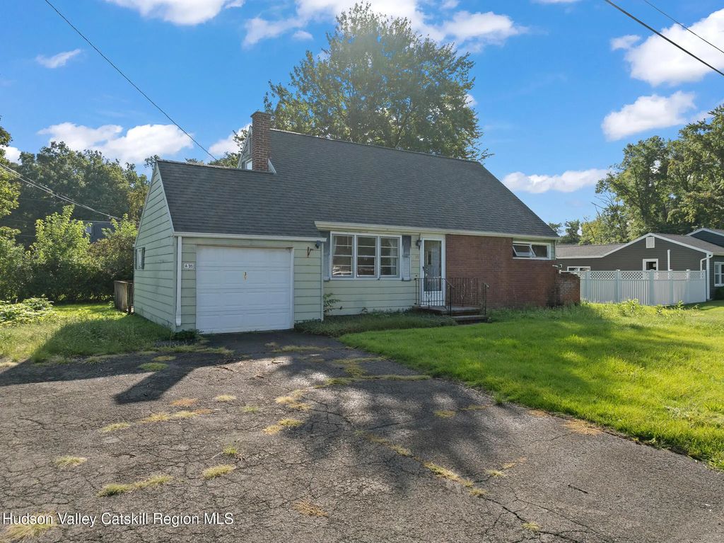 39 Wallkill Avenue, Tillson