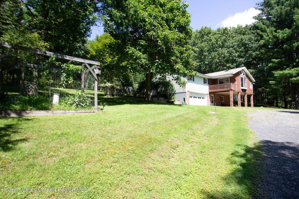 524 Angel Hill Road, Chatham