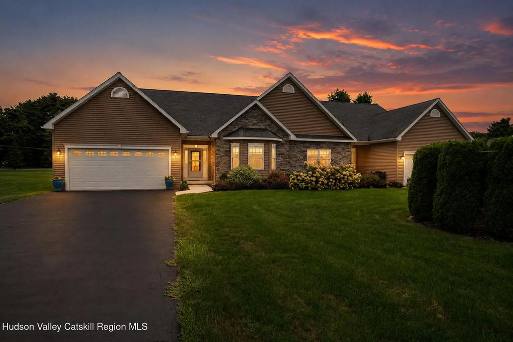 12 Bean Lane, Valatie