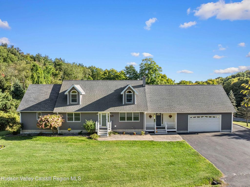 8 Twin Bridges Road Extension, Copake