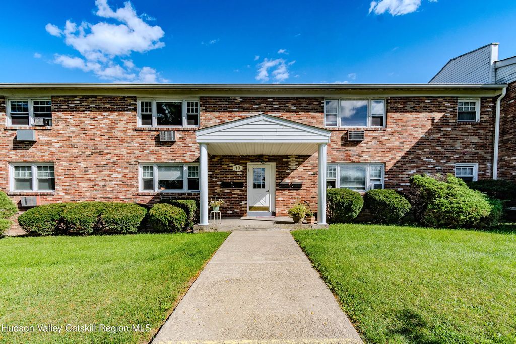 136 N Chestnut Street 10c, New Paltz