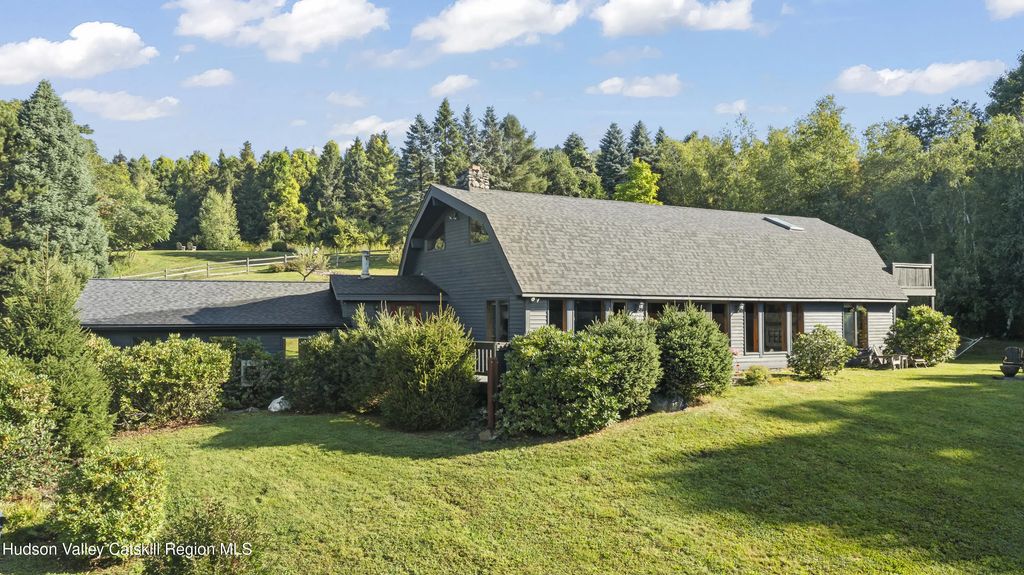 2227 New York 23, Hillsdale