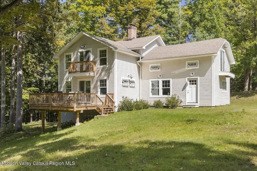 28 Harrington Lane, Old Chatham