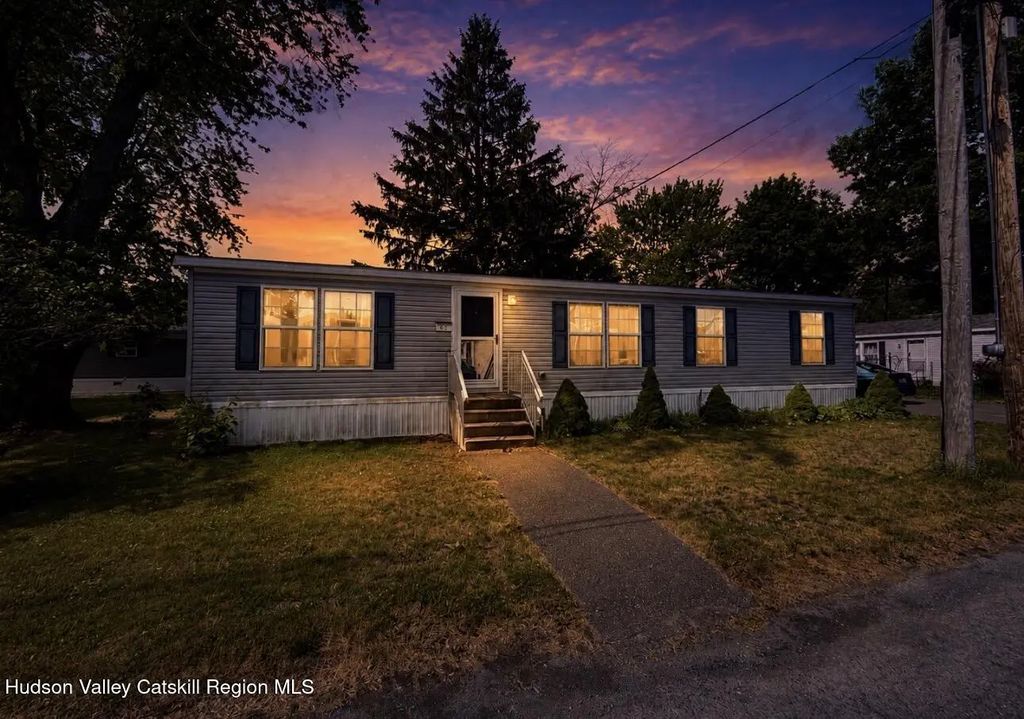 148 Old Ravena Road C2, Selkirk