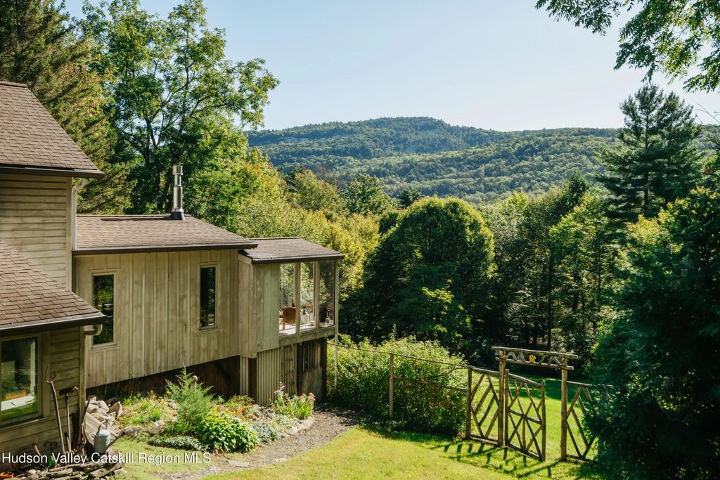 505 Clove Valley Road, High Falls