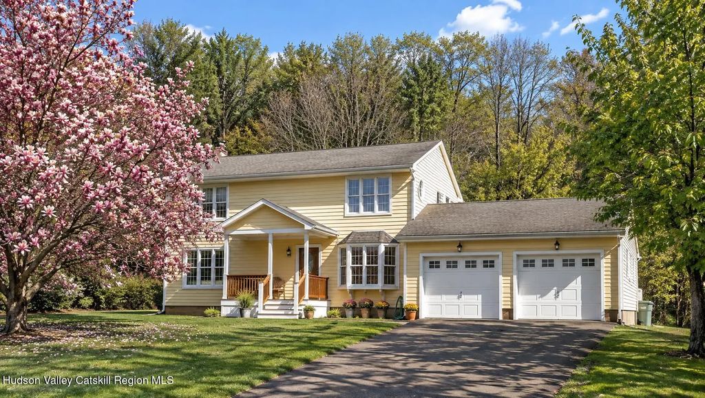 17 Jennifer Lane, Hudson