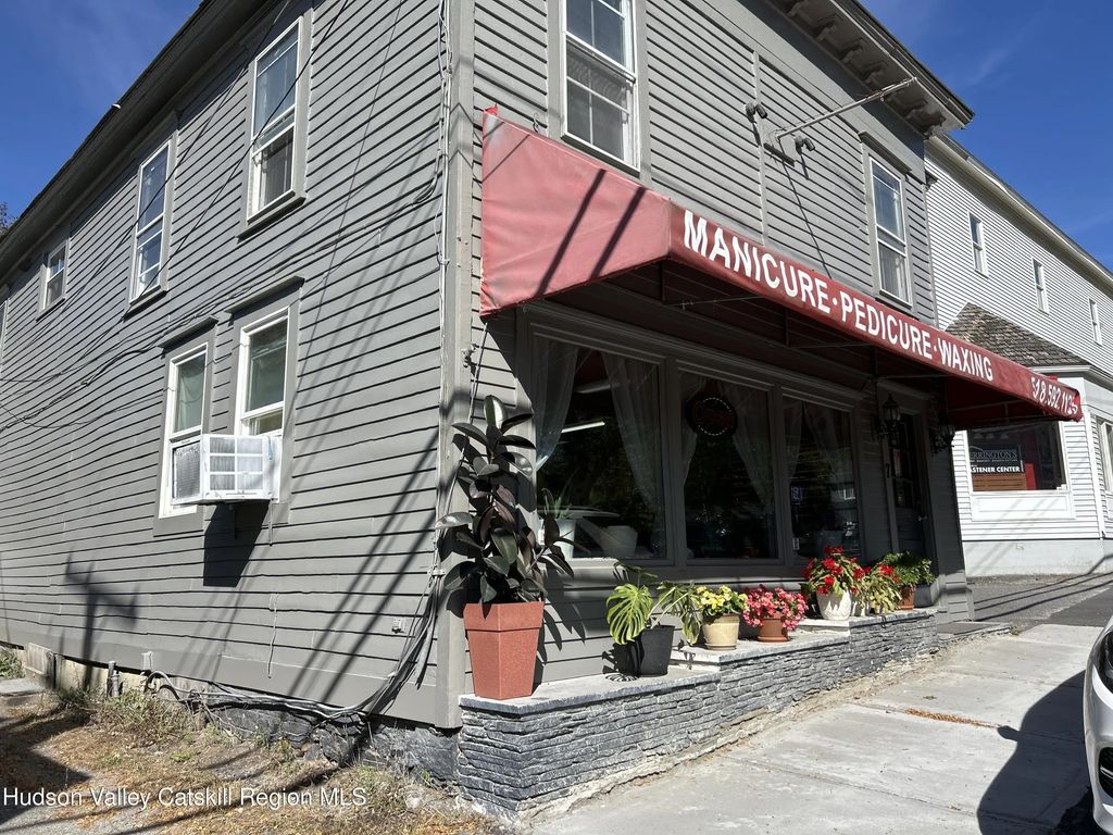 7 Dutchess Avenue, Millerton
