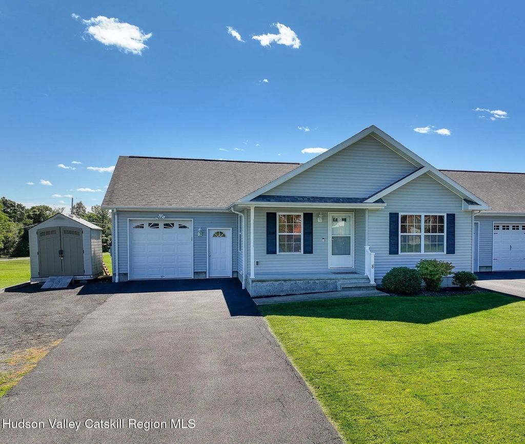 8 Quincy Stowell Court, Saugerties