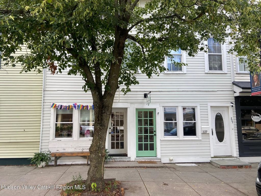 227 Warren Street 1, Hudson