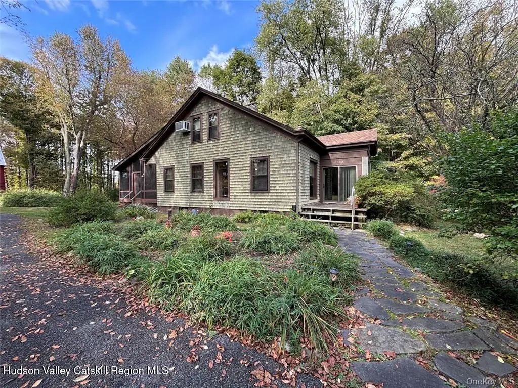 123 Plains Road, New Paltz