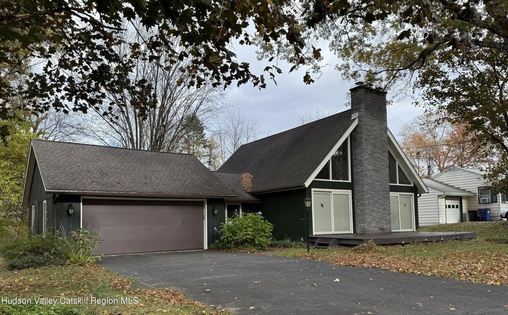 21 Cramer Road, Rhinebeck