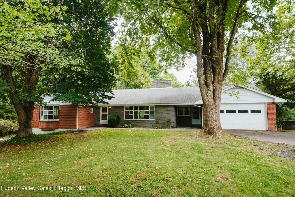 13 Edgewood Drive, New Paltz
