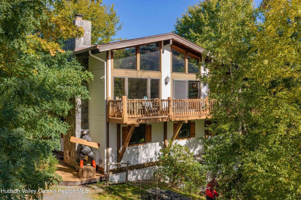 90 Club Road, Windham