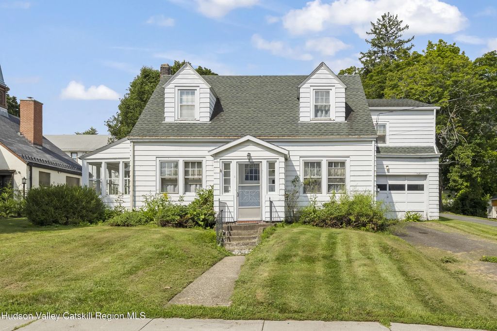 9 Church Avenue, Germantown