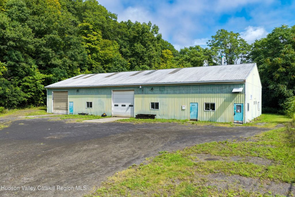 8689 State Route 9w, Athens