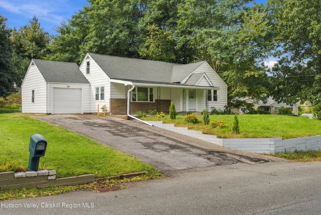 3 Hilltop Drive, New Windsor