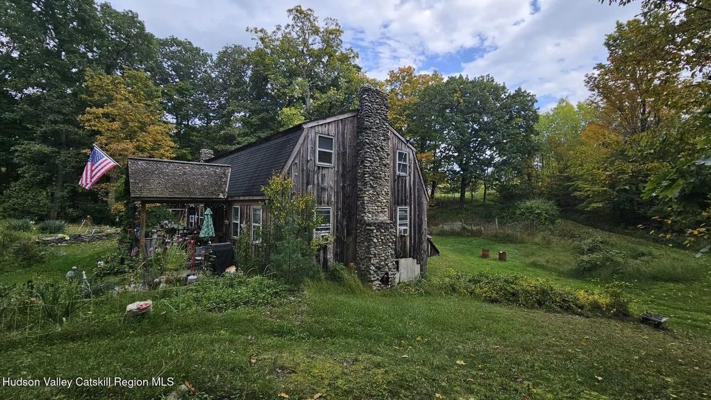11 Dunbar Road, Claverack