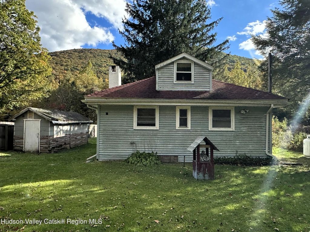 304 Silver Hollow Road, Chichester