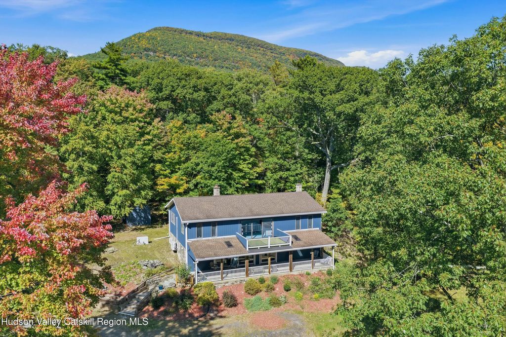 10 Manorville Road, Saugerties