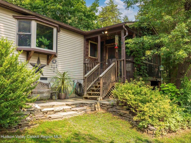 174 North Drive, Saugerties