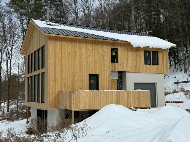 332 Mohonk Road, High Falls