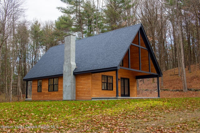 2318 County Road 11, Hillsdale