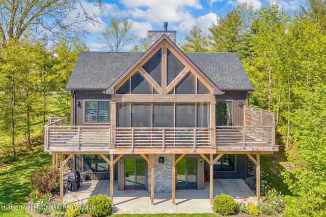 60 Daredevil Drive, Athens