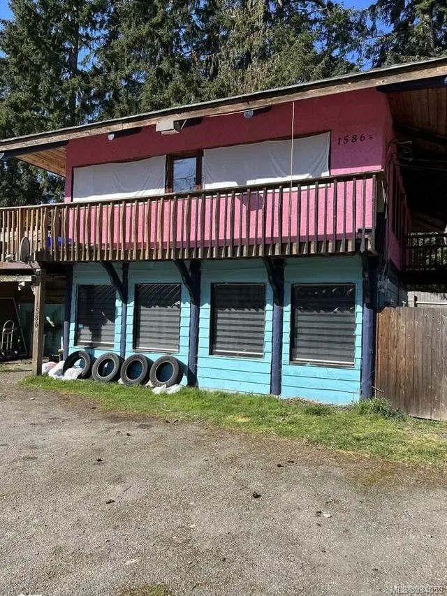 2 of 58 - 1586 Mckibbon Rd N, Errington, BC