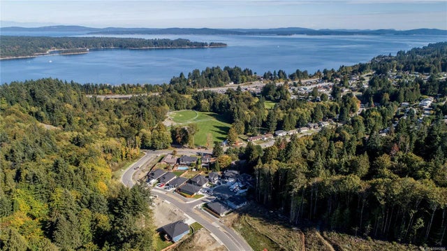 2 of 4 - 424 Colonia Dr S, Ladysmith, BC