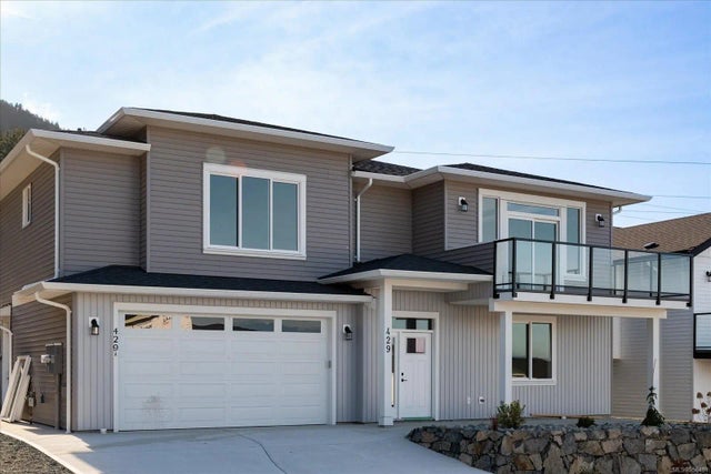 429 Colonia Dr S, Ladysmith