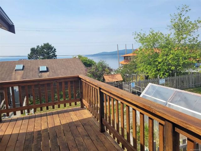 2 of 32 - 185 1st St, Sointula, BC