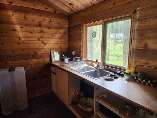 3 of 10 - 605 South Rd, Gabriola Island, BC