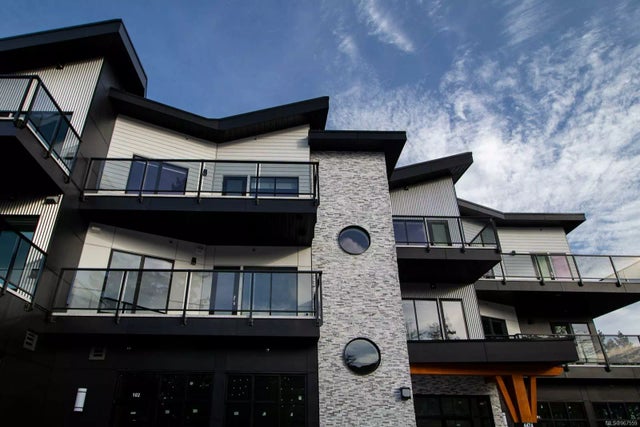 2 of 22 - 4474 Wellington Rd 301, Nanaimo, BC