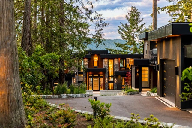 5 of 50 - 848 Lands End Rd, North Saanich, BC