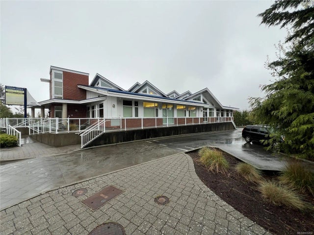 1 of 17 - 1629 Townsite Rd 103, Nanaimo, BC