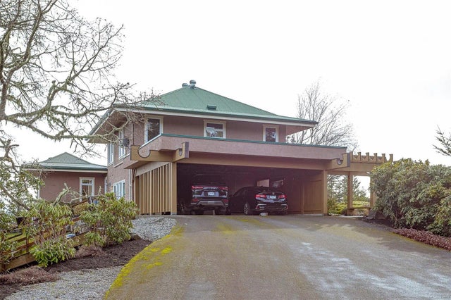 3 of 75 - 4303 Munn Rd, Highlands, BC