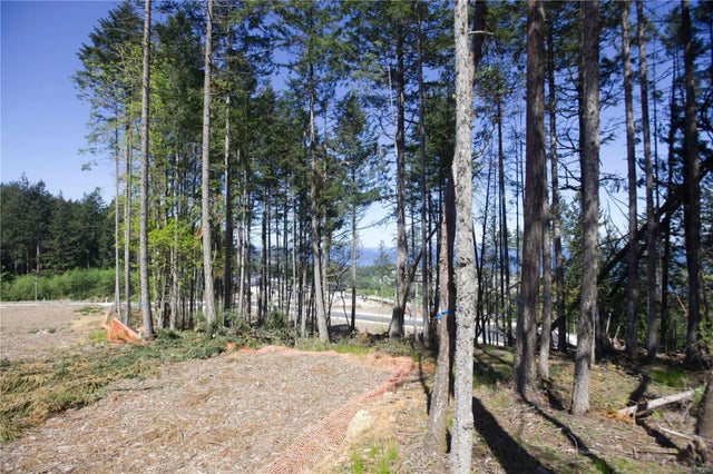 3 of 3 - 4610 Glen Oaks Dr, Nanaimo, BC